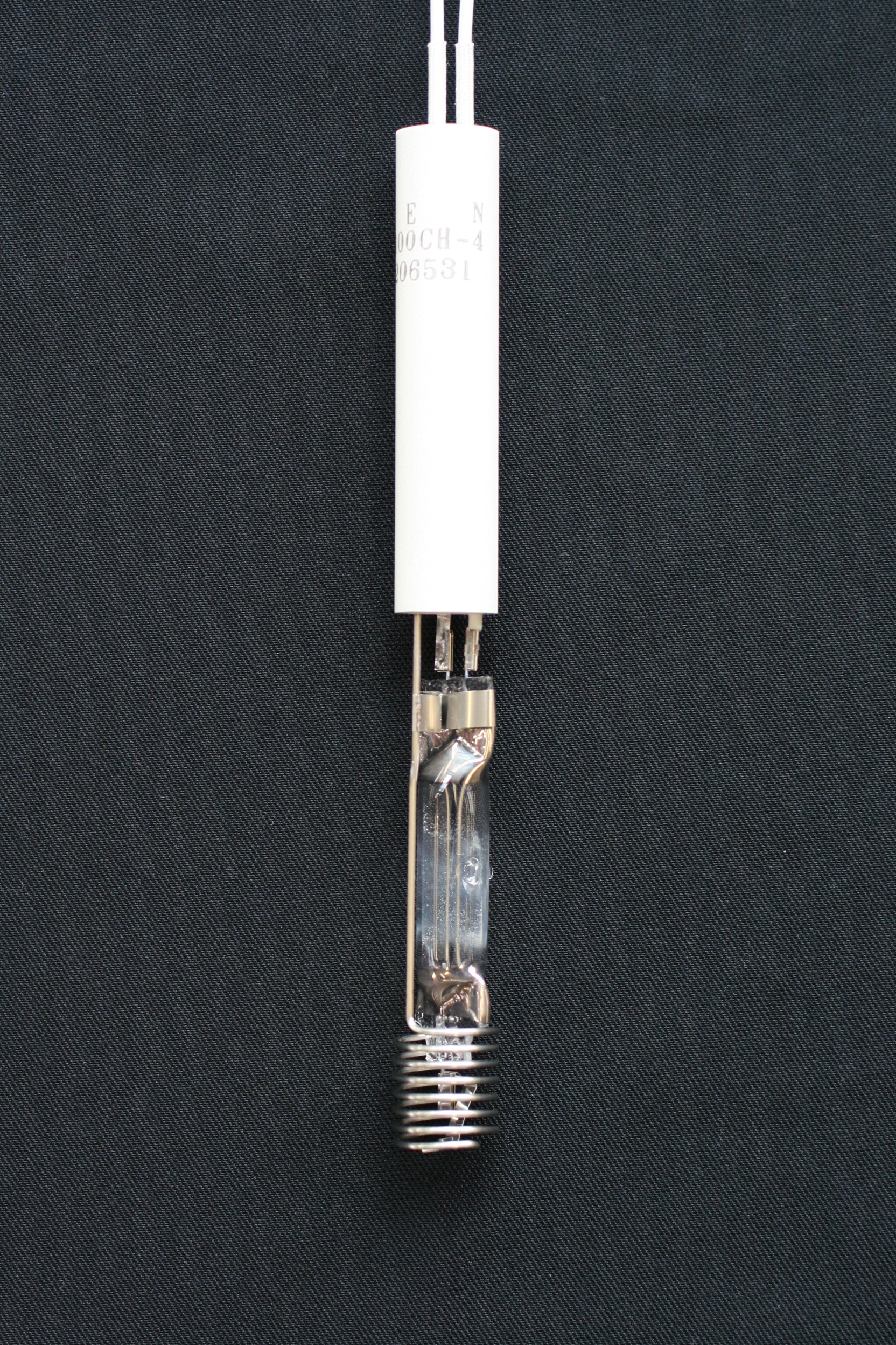 HL100J.JPG