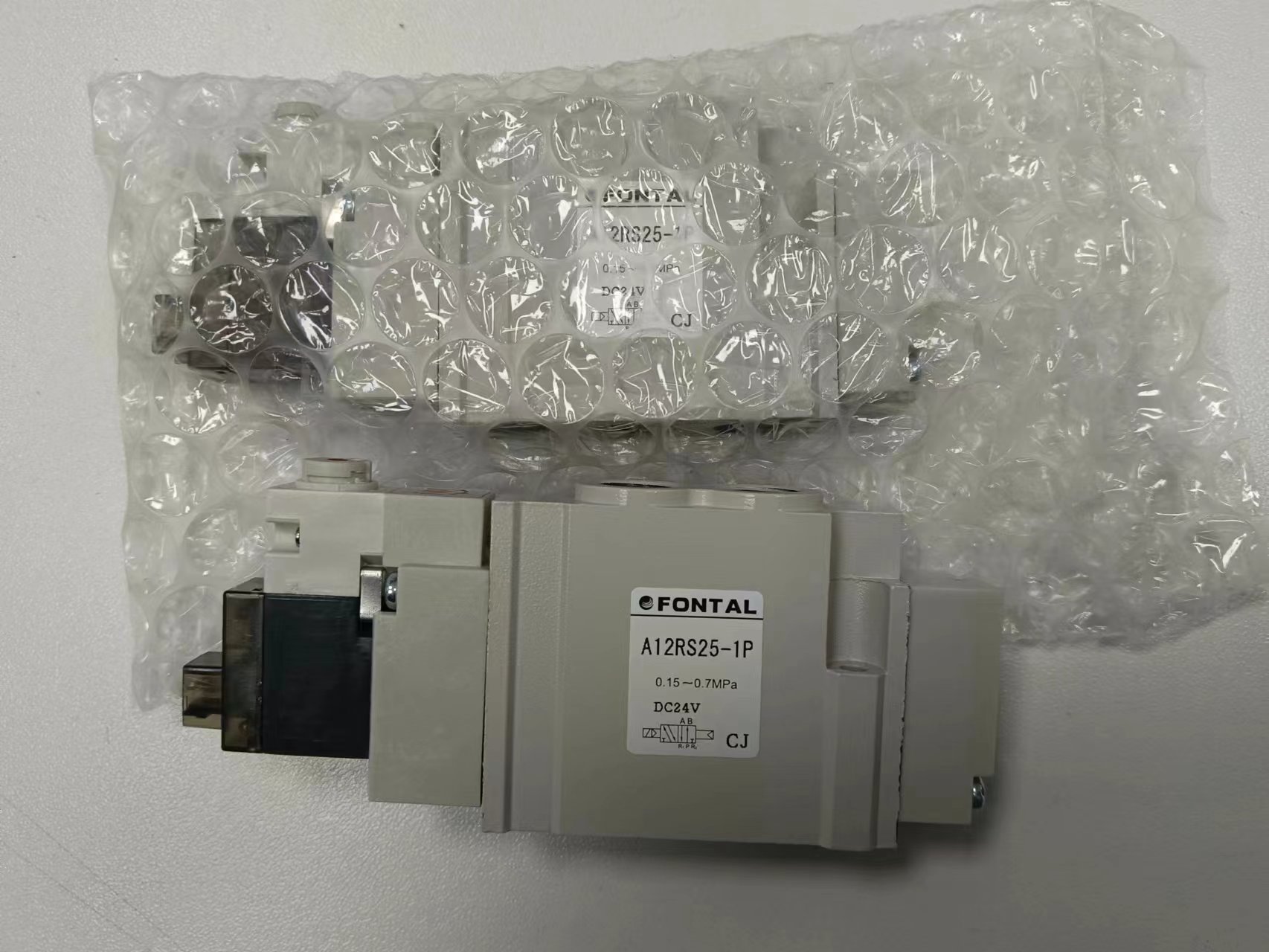 parker派克 紧凑型5通先导式电磁阀A12RS25-1P