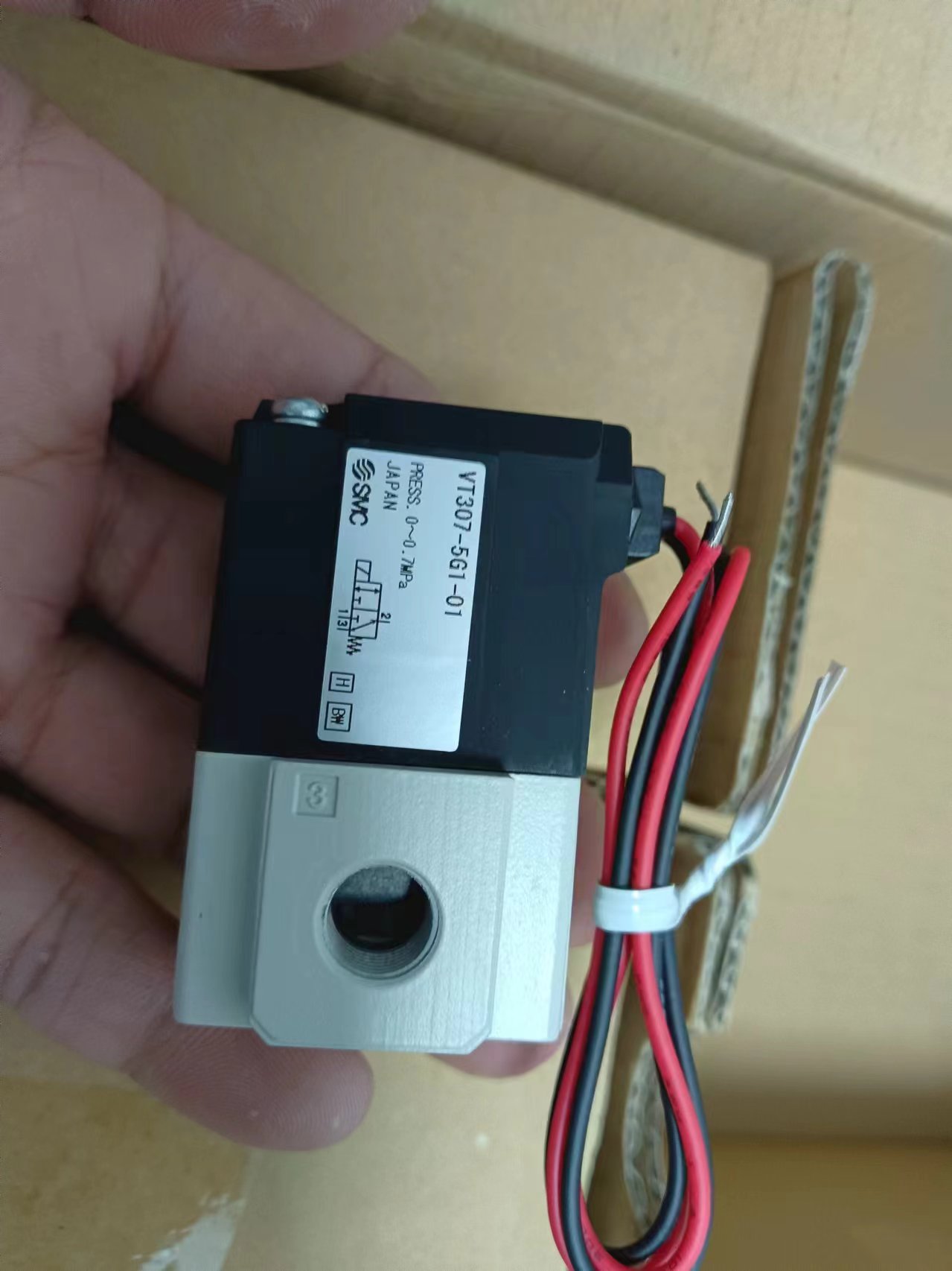 SMC三通直动式 VT307系列电磁阀  VT307-5G1-01