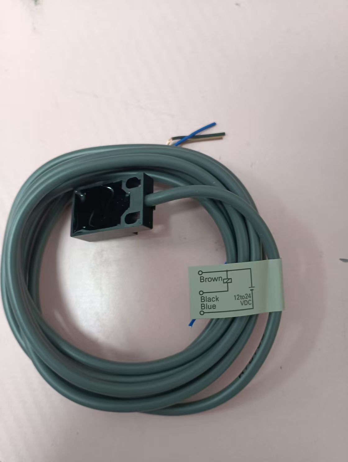 OMRON欧姆龙  接近传感器 TL-W5MC2 2M