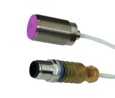 德国IPF感应式传感器IB18012T