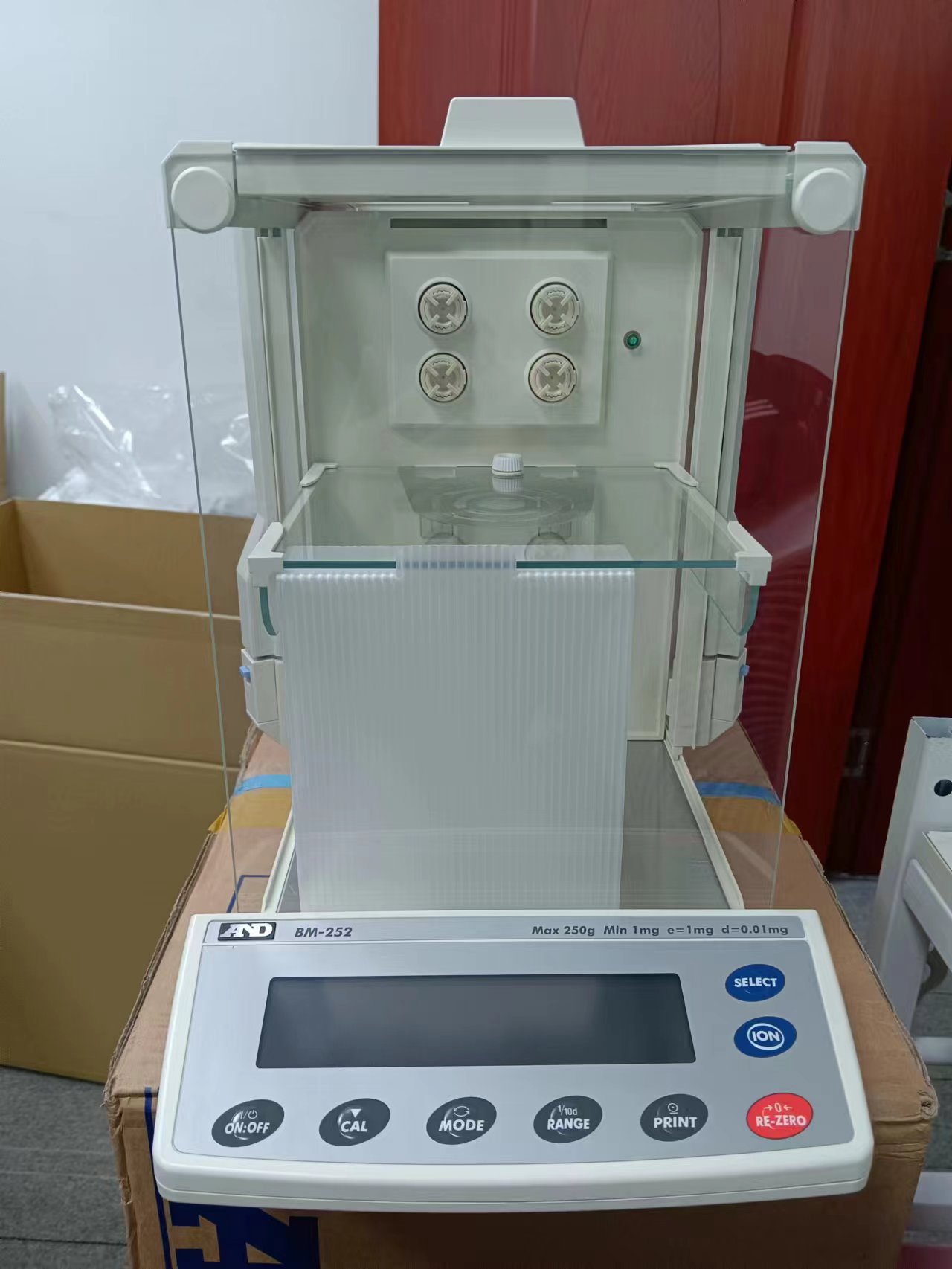 日本AND爱安得 高精度分析天平 BM-252 无风除静电【江崎】中部周生 (4).jpg